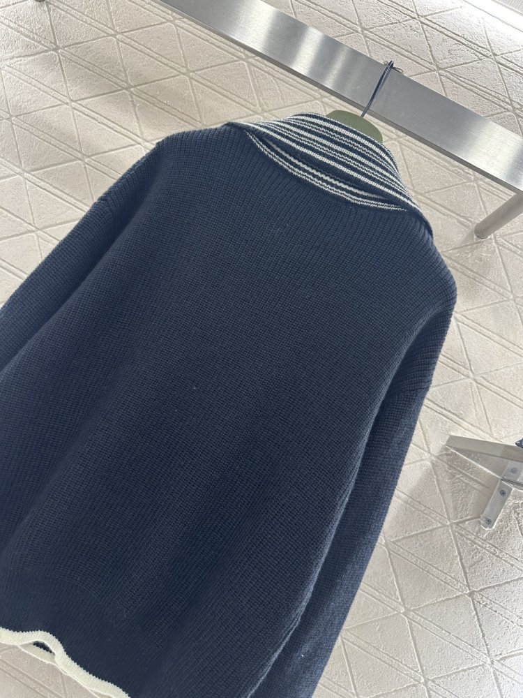 В'язаний светр фото 4