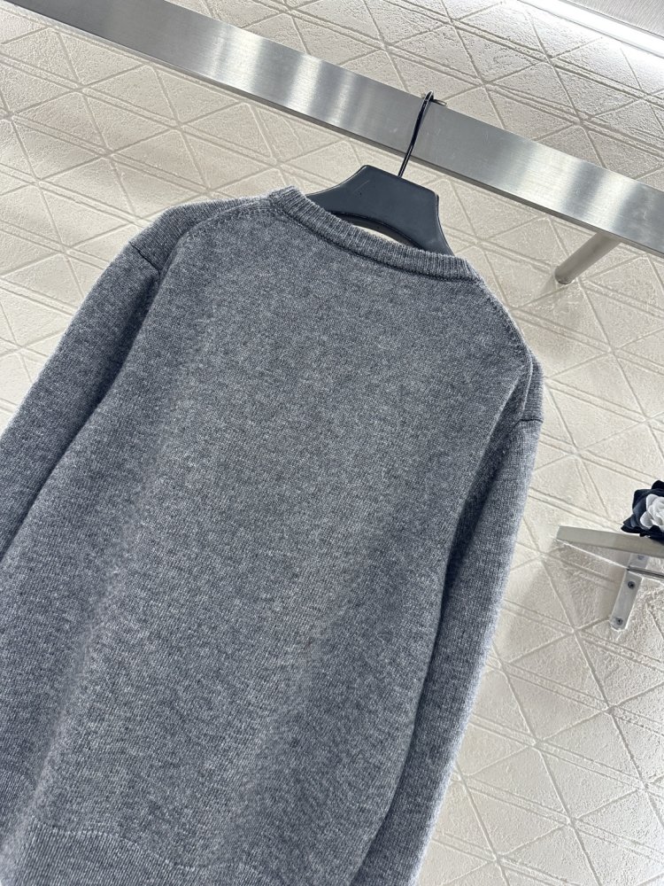 В'язаний светр фото 4