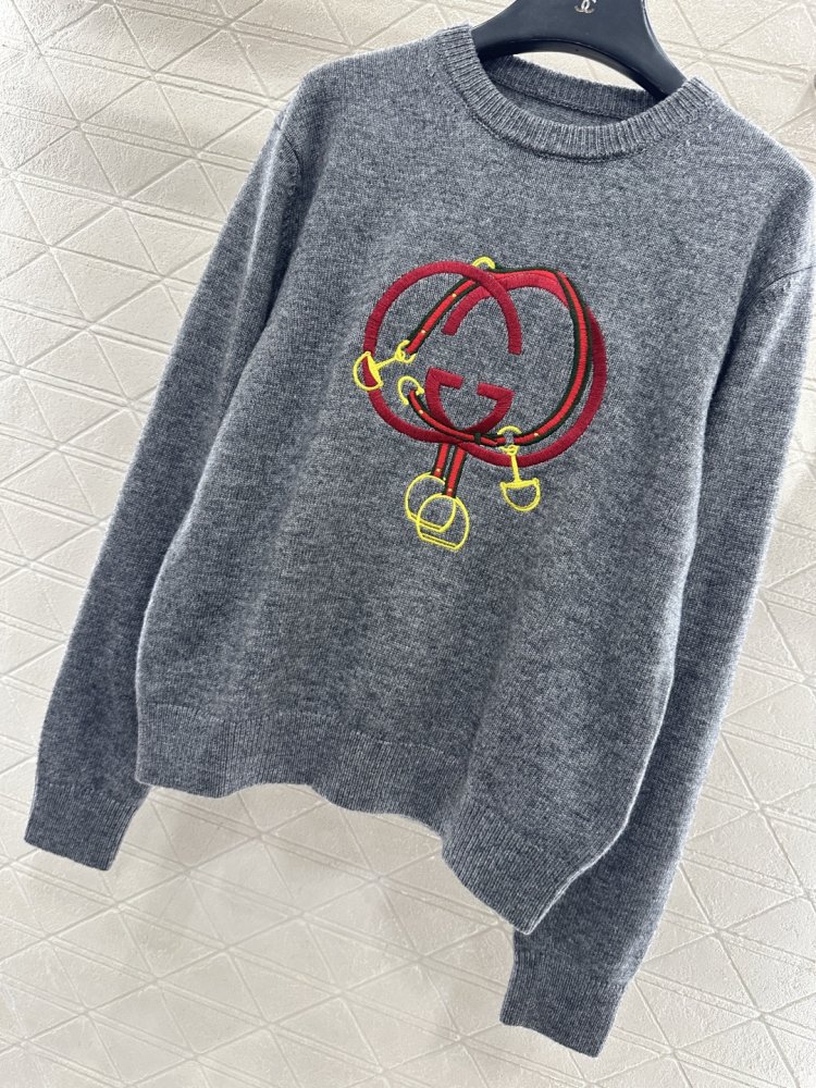 В'язаний светр фото 5