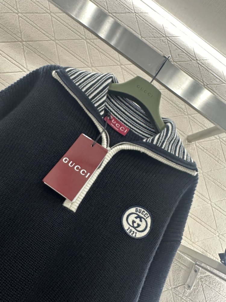 В'язаний светр фото 7