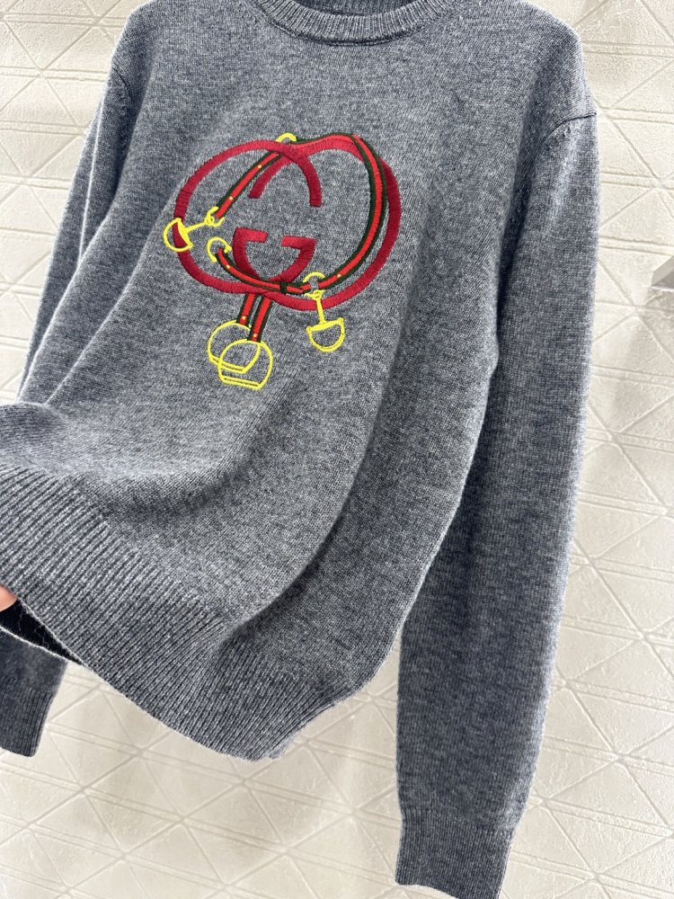 В'язаний светр фото 7