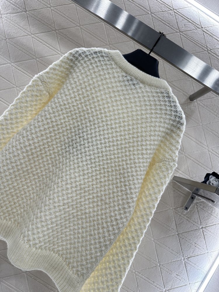 В'язаний светр фото 8