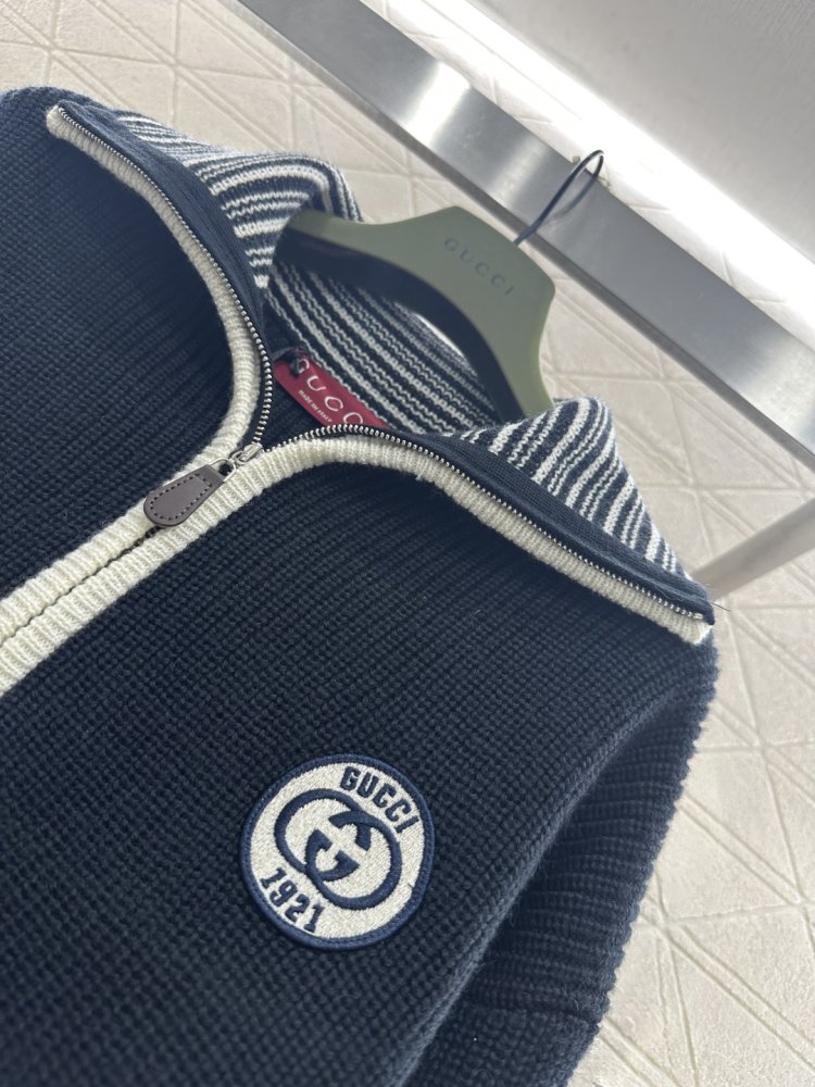 В'язаний светр фото 8