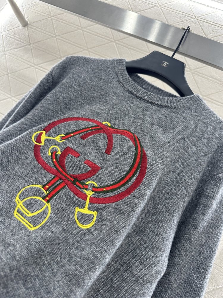 В'язаний светр фото 8