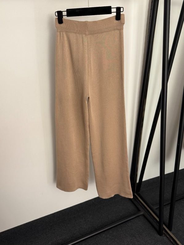 В'язаний жіночий костюм фото 8