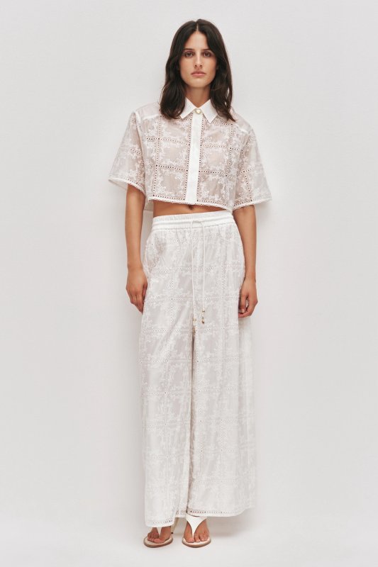 Вишита сорочка Aje і брюки з високою талією