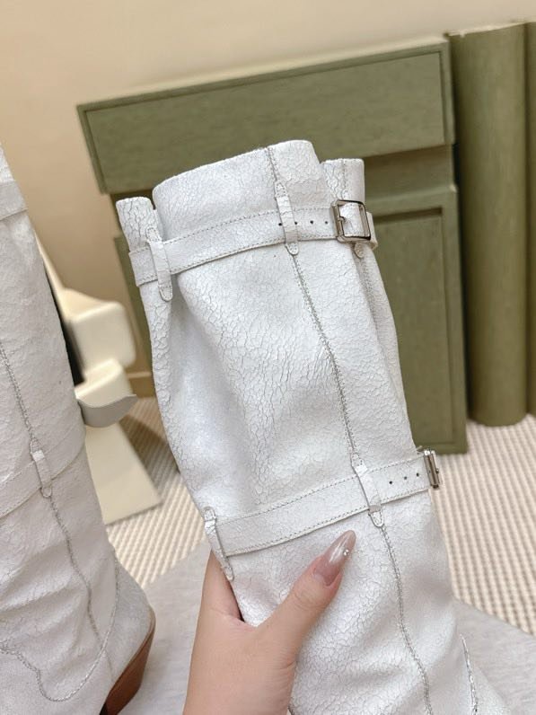 Высоки кожаные сапоги с острым носком фото 2