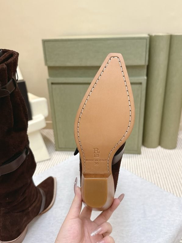 Высоки кожаные сапоги с острым носком фото 2