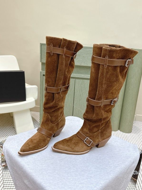 Высоки кожаные сапоги с острым носком фото 3