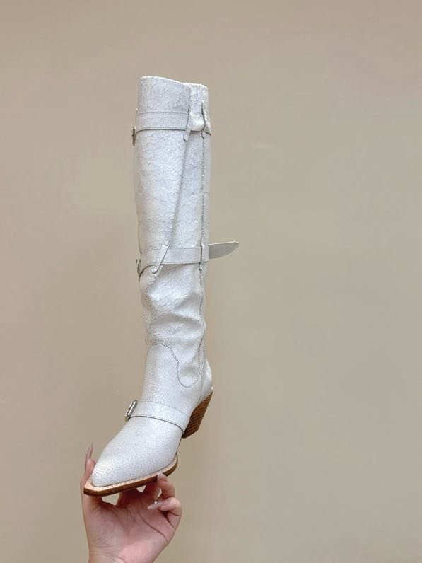 Высоки кожаные сапоги с острым носком фото 3