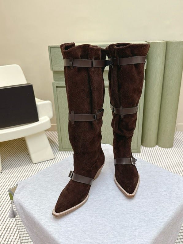 Высоки кожаные сапоги с острым носком фото 4