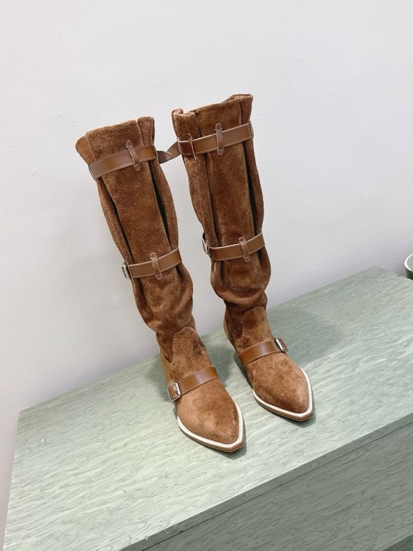 Высоки кожаные сапоги с острым носком фото 5