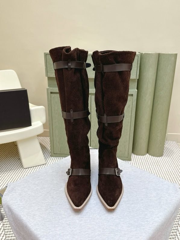 Высоки кожаные сапоги с острым носком фото 5