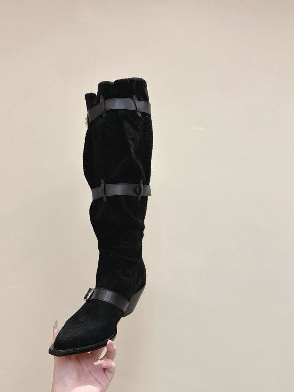 Высоки кожаные сапоги с острым носком фото 6