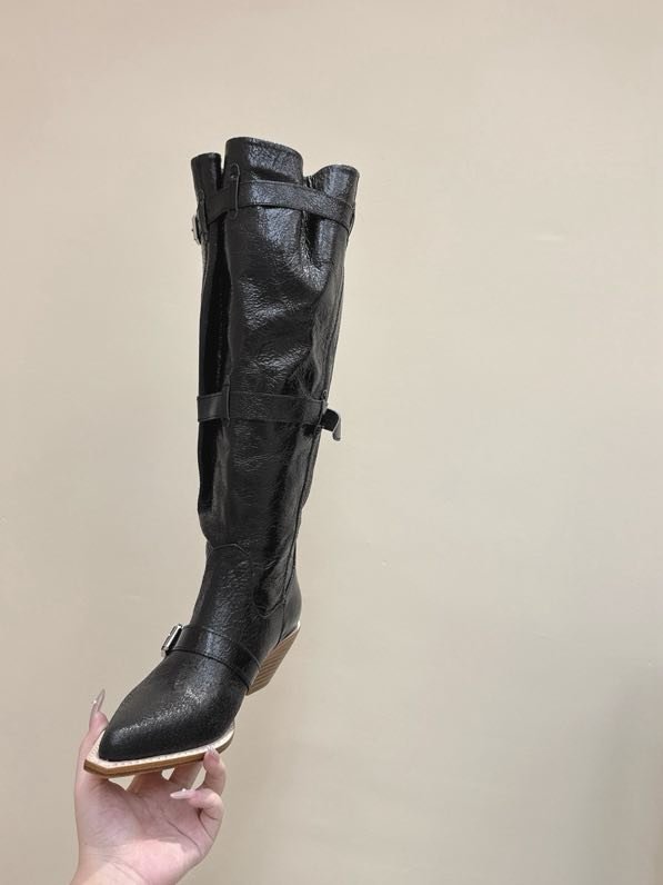 Высоки кожаные сапоги с острым носком фото 6