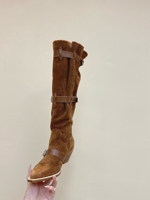 Высоки кожаные сапоги с острым носком фото 8