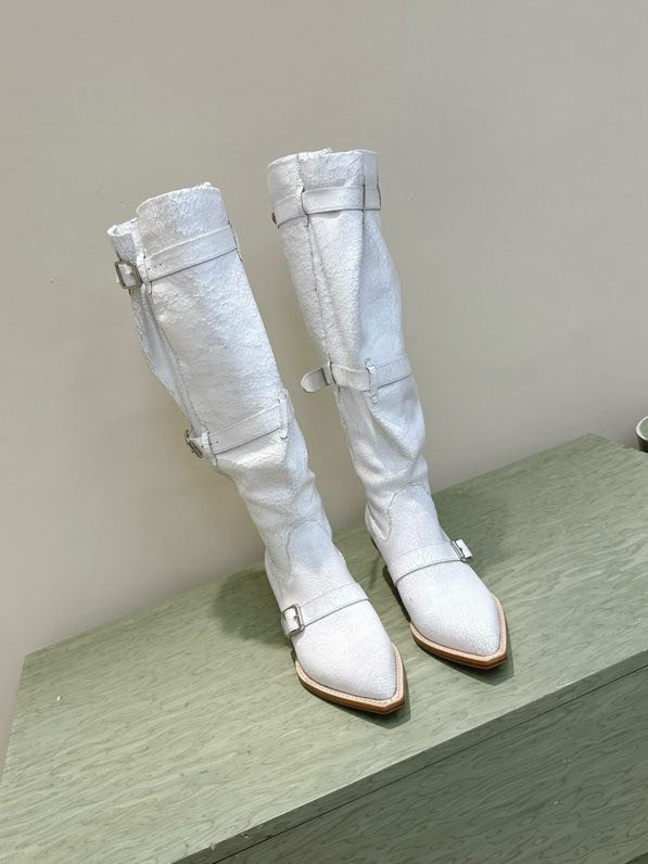 Высоки кожаные сапоги с острым носком фото 8