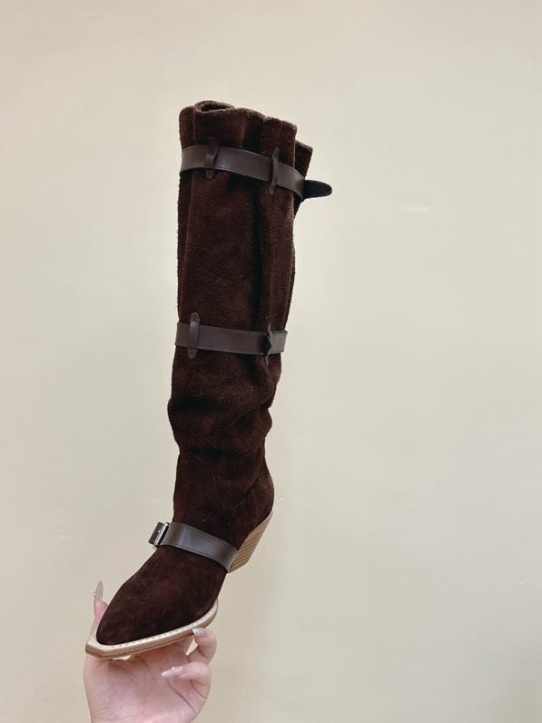 Высоки кожаные сапоги с острым носком фото 8