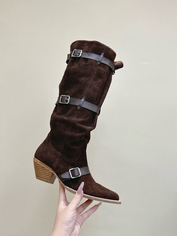 Высоки кожаные сапоги с острым носком фото 9