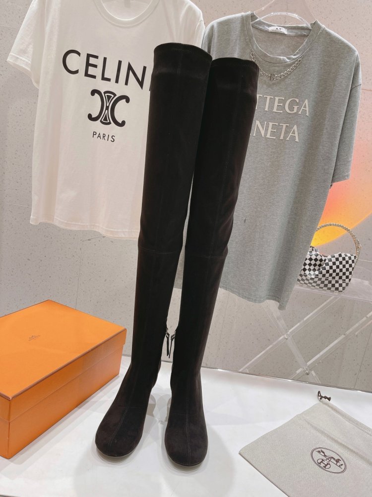 High Hessian boots on heel