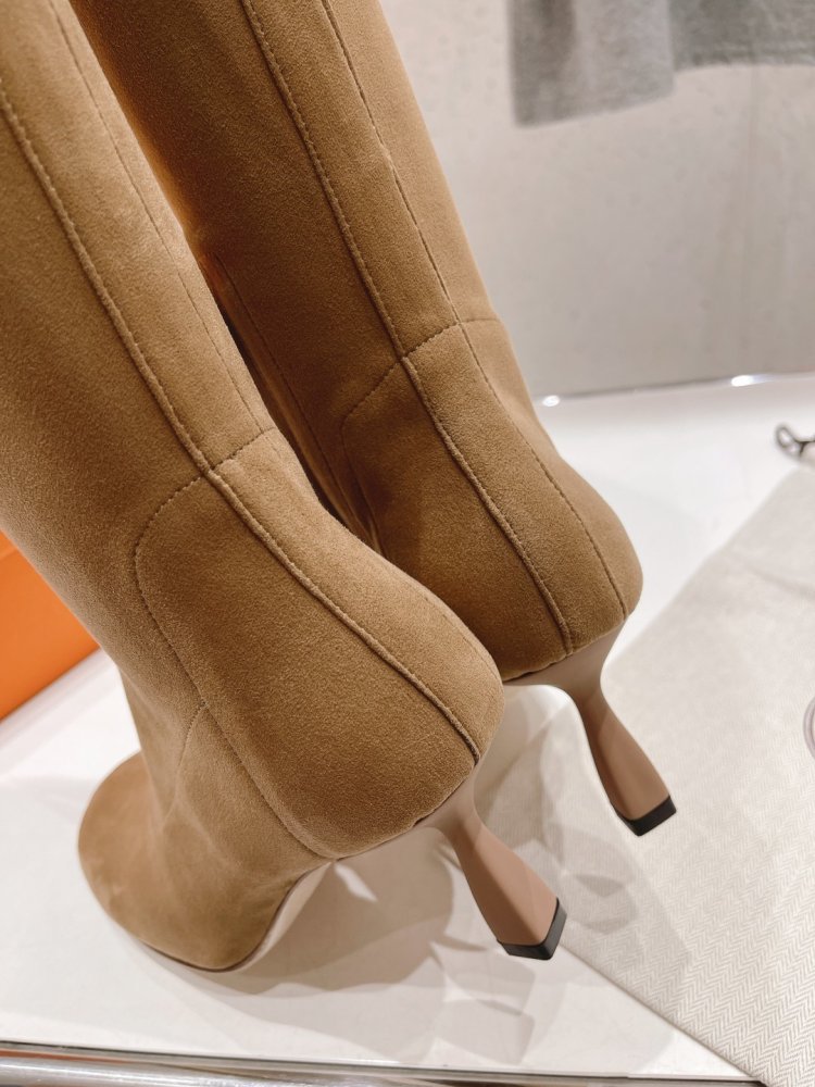 Высокие ботфорты на каблуке фото 8