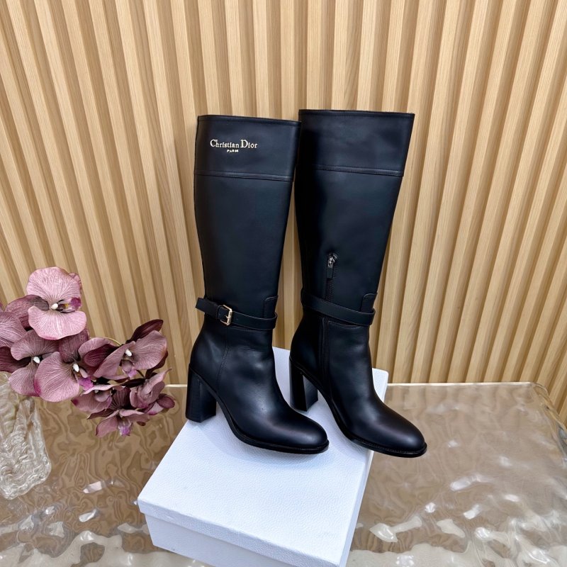 High leather boots on heel фото 3