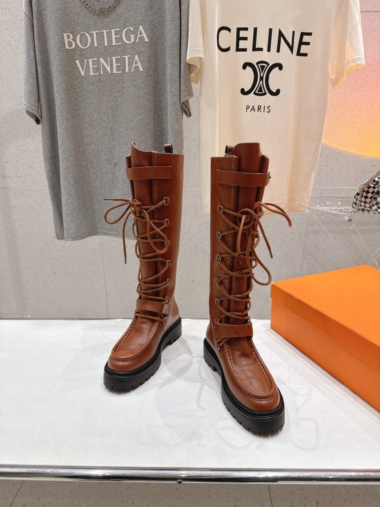 High leather boots on lace фото 2