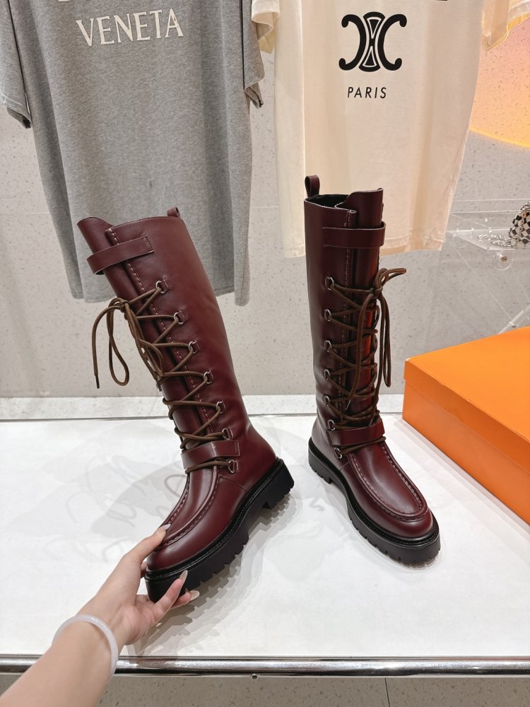 Высокие кожаные сапоги на шнуровке фото 4