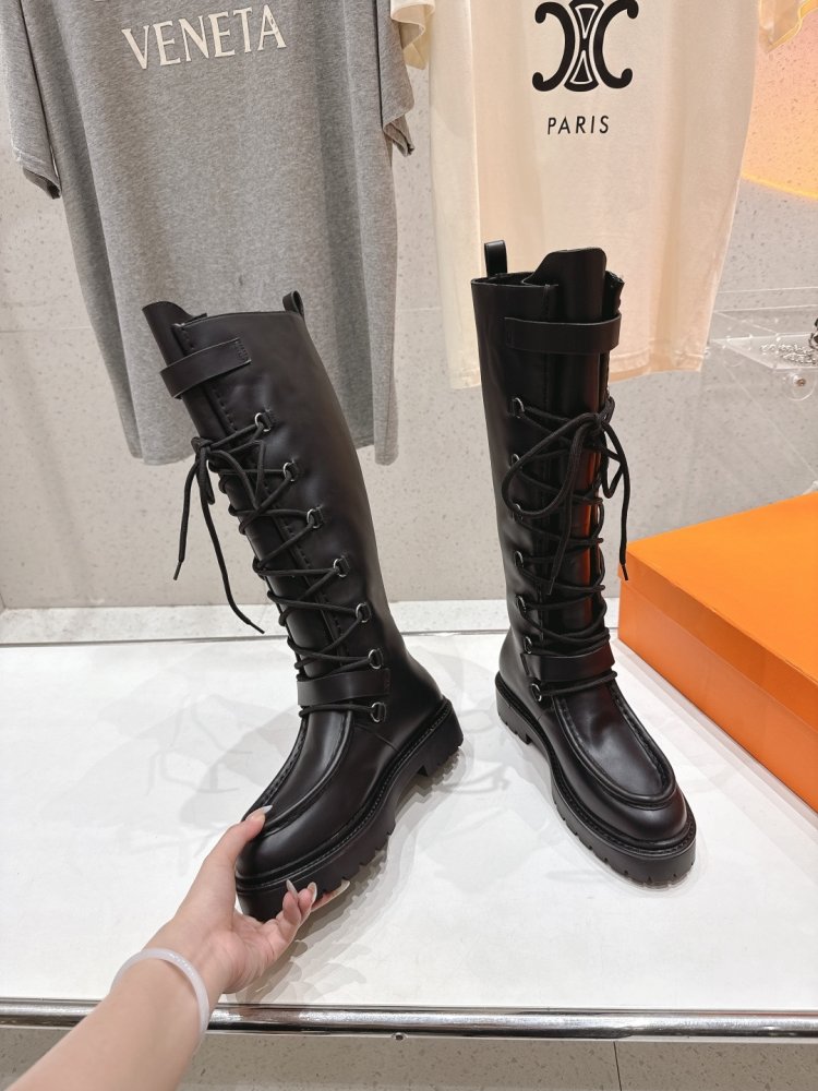 High leather boots on lace фото 4