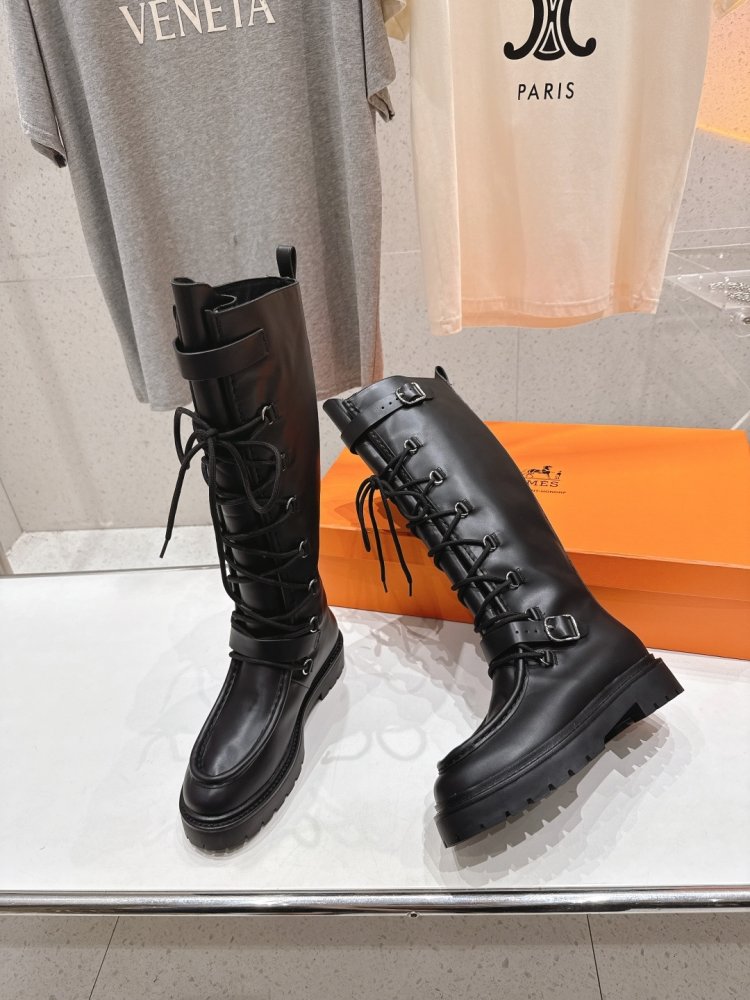 High leather boots on lace фото 5