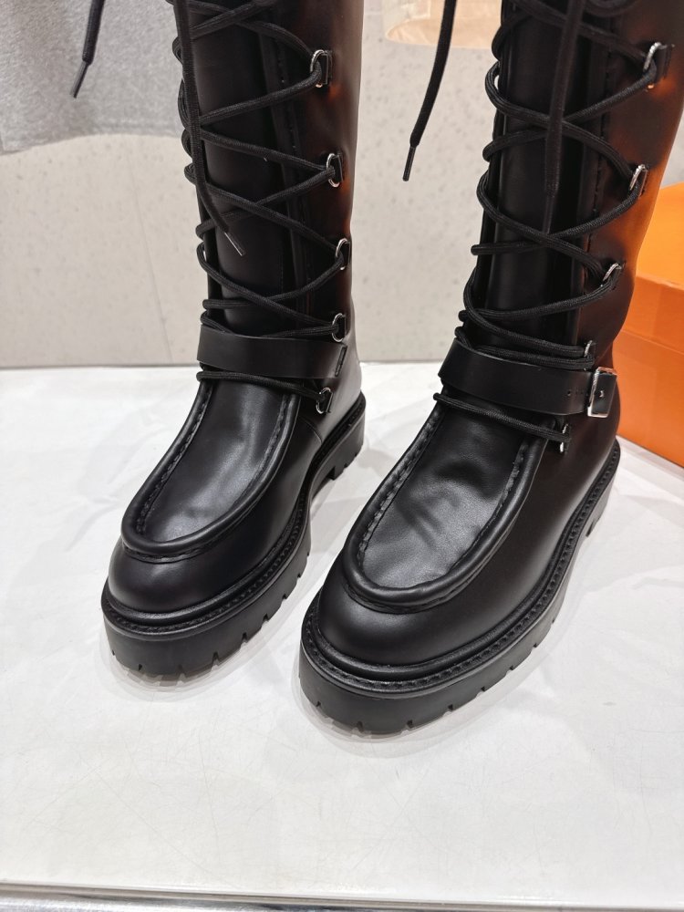 High leather boots on lace фото 6