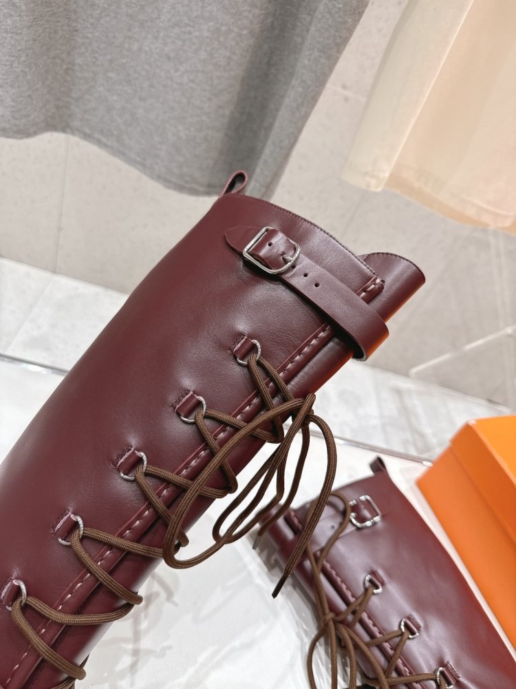 Высокие кожаные сапоги на шнуровке фото 7