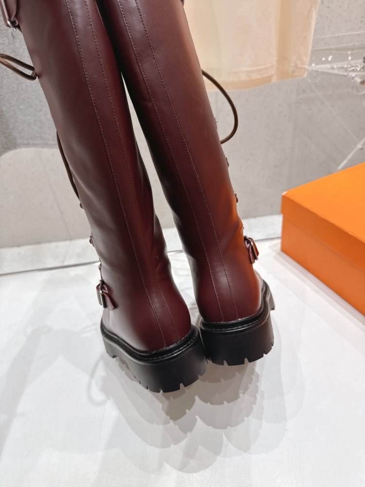 Высокие кожаные сапоги на шнуровке фото 8