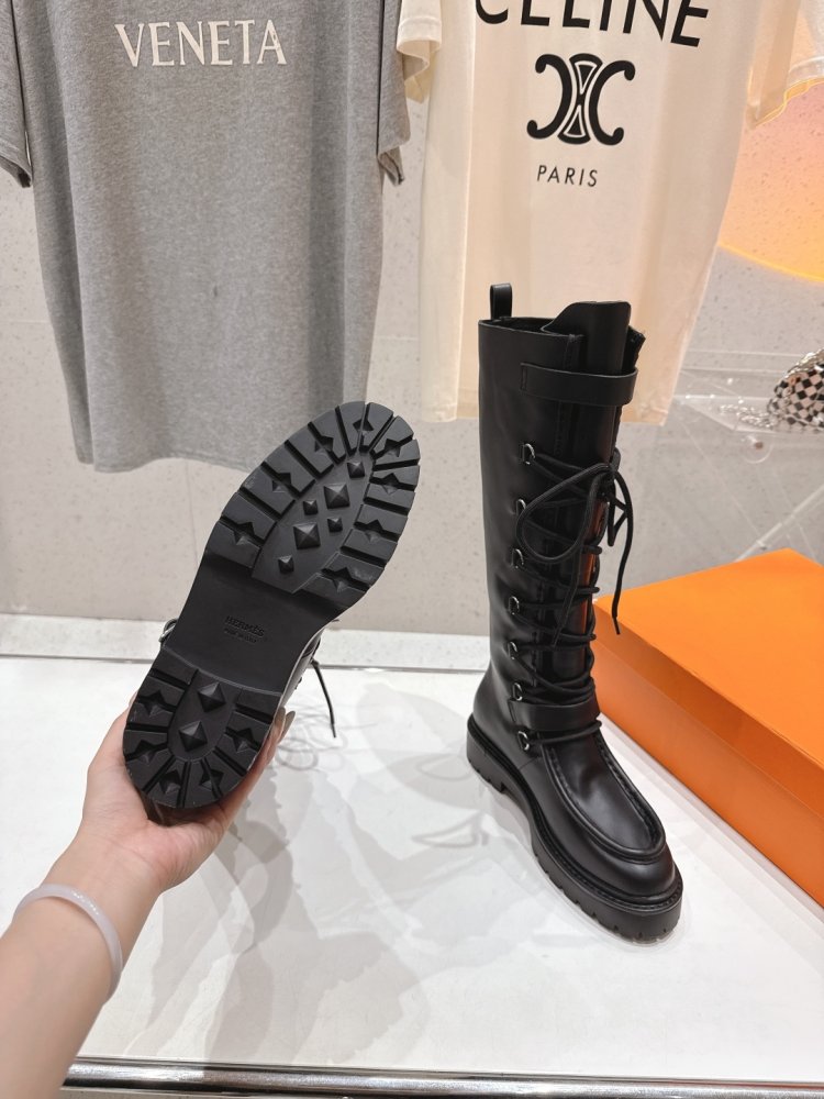 High leather boots on lace фото 9