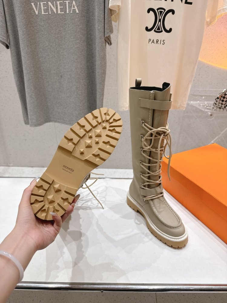 High leather boots on lace фото 9