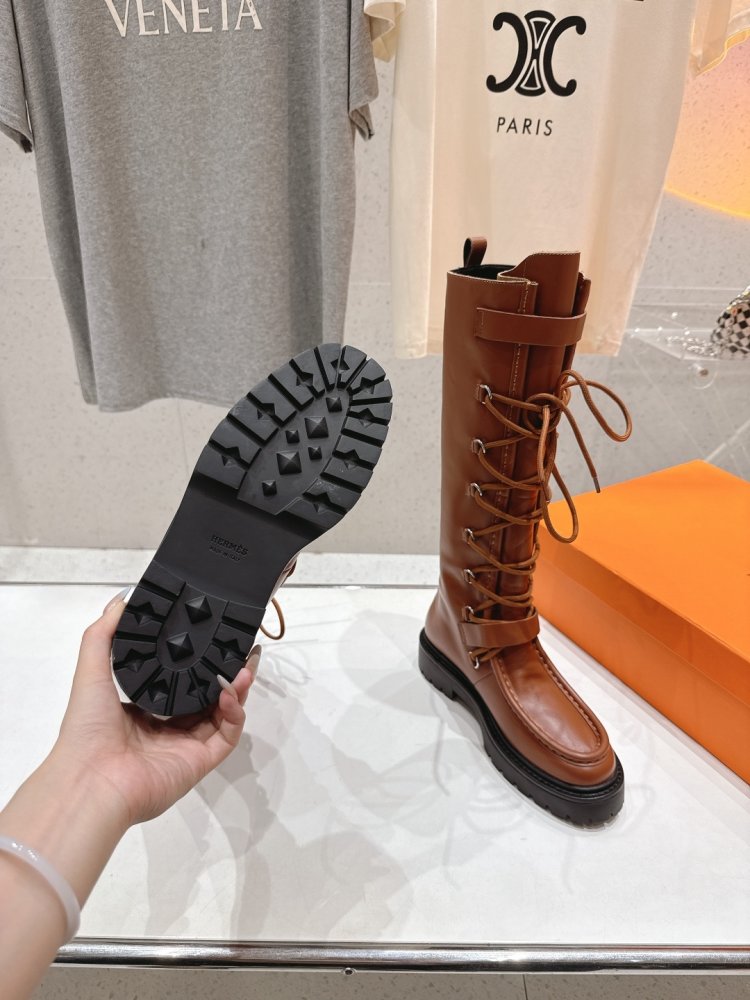 High leather boots on lace фото 9