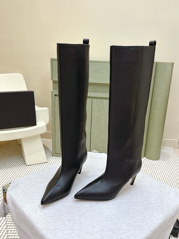Высокие кожаные женские сапоги на каблуке фото 2