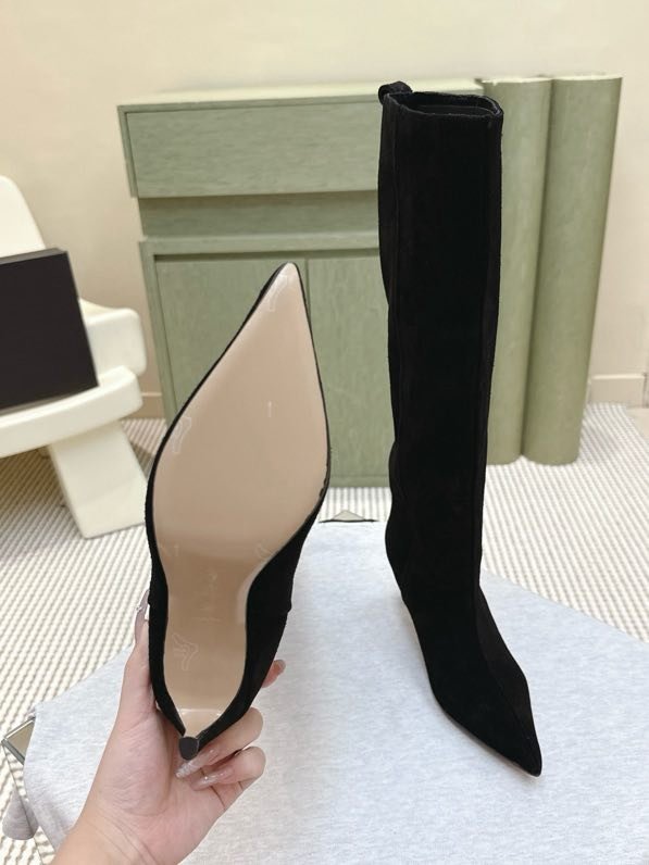 High leather women's boots on heel фото 5