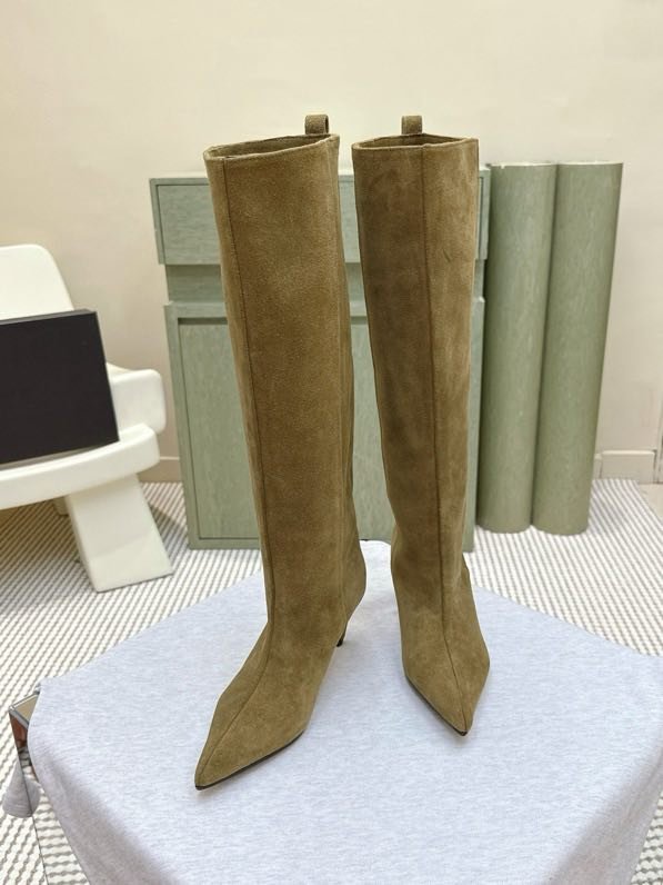 Высокие кожаные женские сапоги на каблуке фото 6