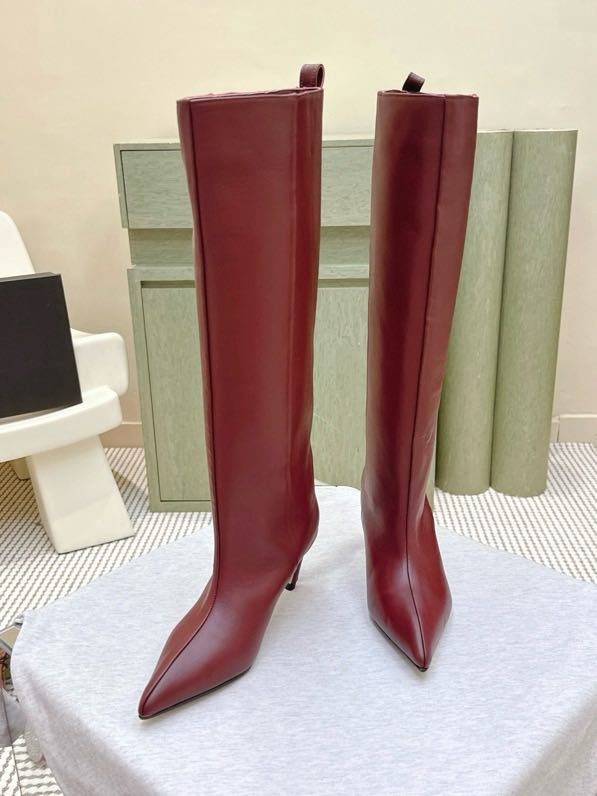 Высокие кожаные женские сапоги на каблуке фото 8