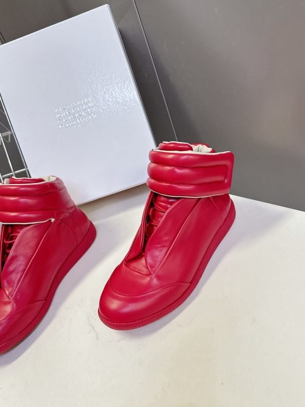 High sneakers Martin on fur фото 3