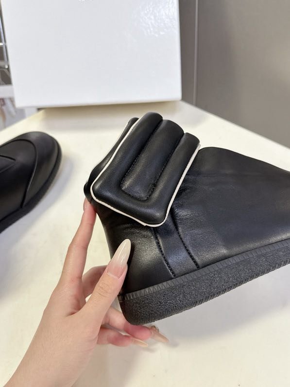 High sneakers Martin on fur фото 4