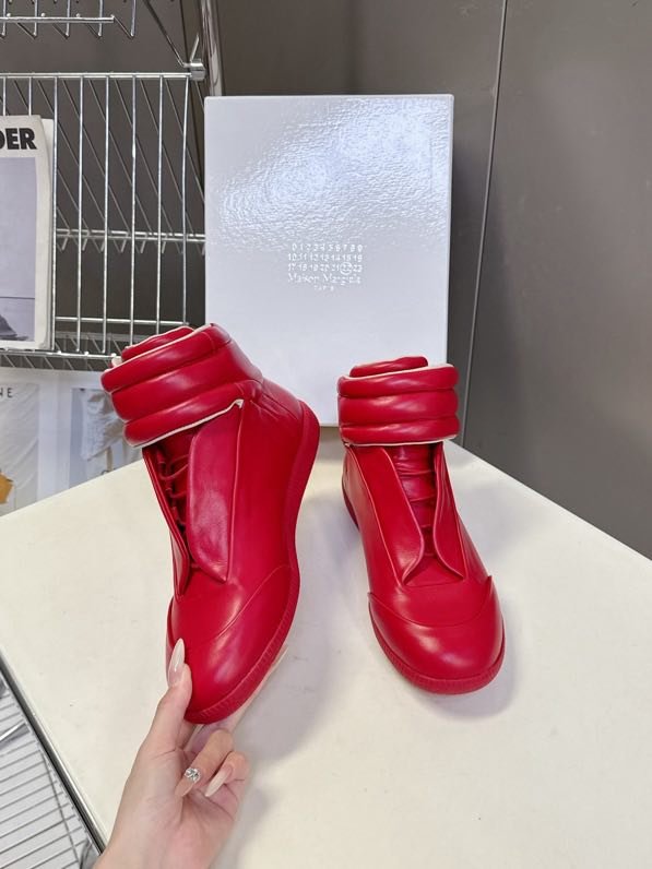 High sneakers Martin on fur фото 6