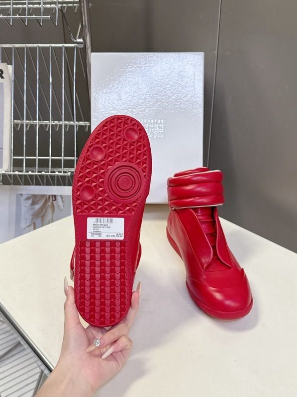 High sneakers Martin on fur фото 8