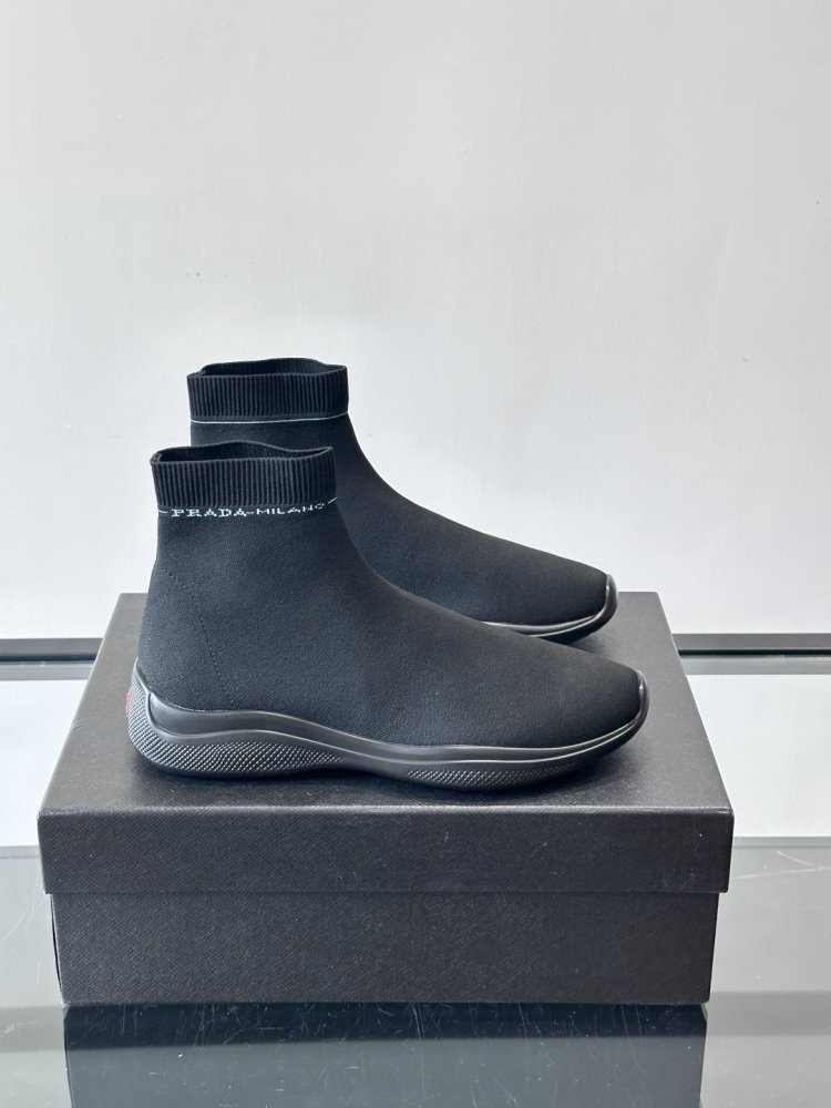 Высокие кроссовки