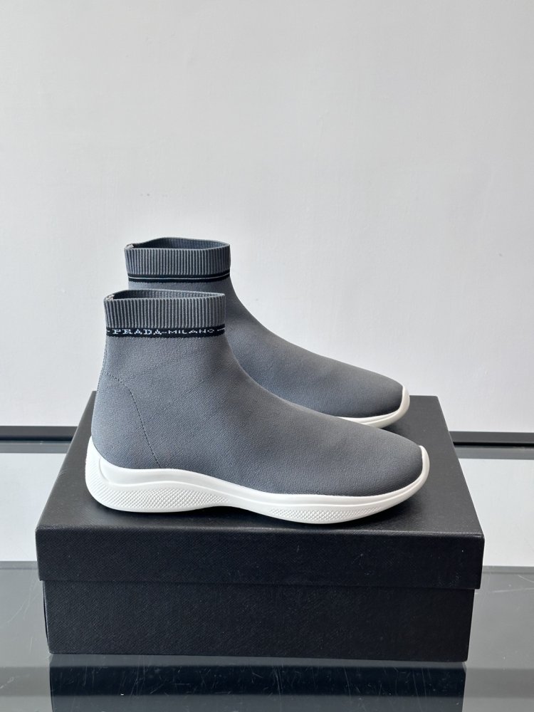 Высокие кроссовки