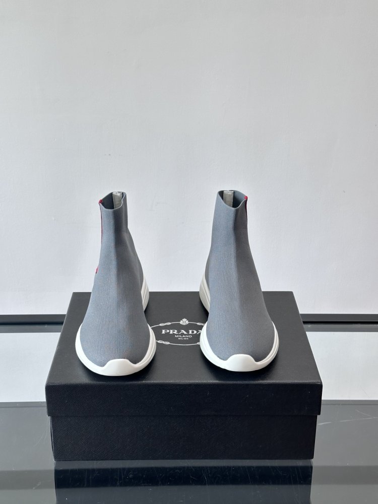 Високі кросівки фото 2