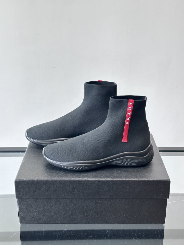 Високі кросівки фото 3