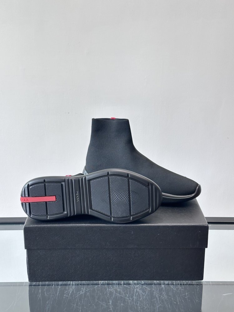 Високі кросівки фото 9