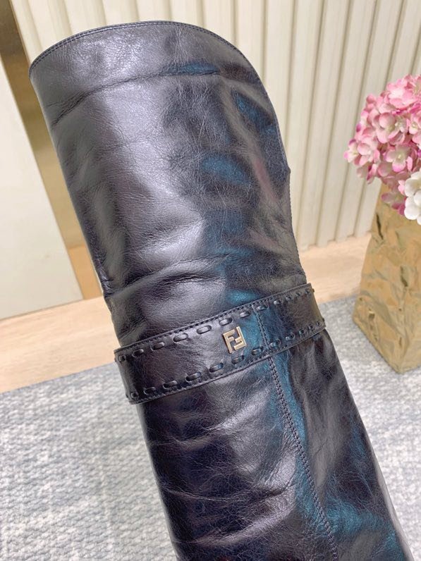 Высокие сапоги кожаные женские фото 7